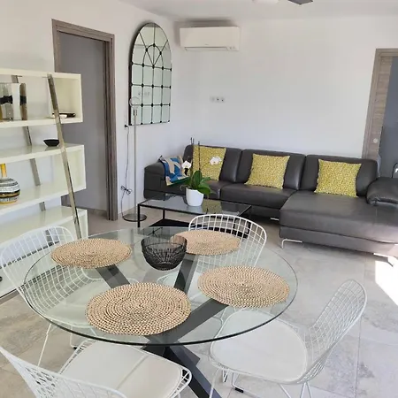 3 With Garden In Holiday home *