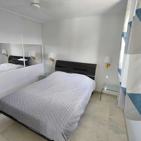 3 With Garden In Prázdninový dům *