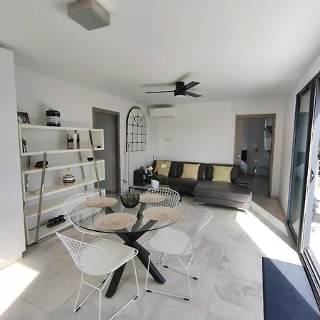 3 With Garden In Holiday home