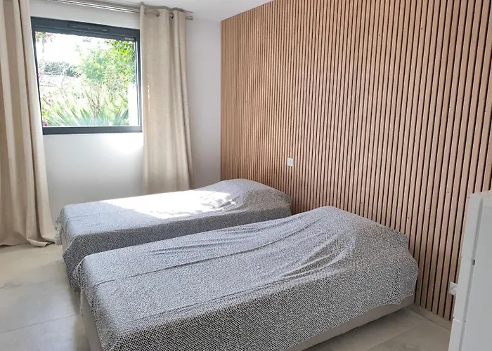 Holiday home 3 With Garden In